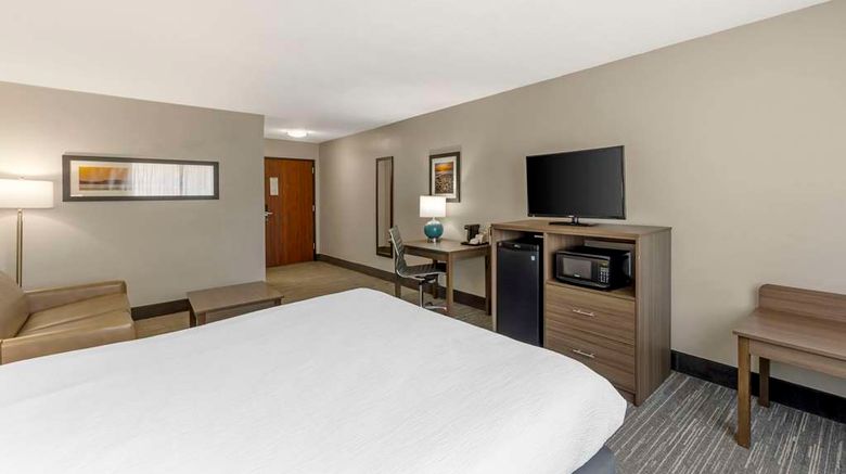 <b>Quality Inn El Reno Suite</b>. Images powered by <a href="https://iceportal.shijigroup.com/" title="IcePortal" target="_blank">IcePortal</a>.