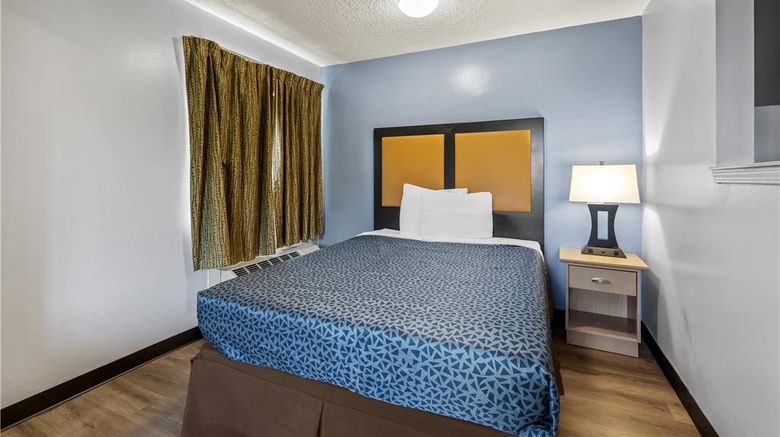 <b>Suburban Studios Brentwood Nashville Room</b>. Images powered by <a href="https://iceportal.shijigroup.com/" title="IcePortal" target="_blank">IcePortal</a>.