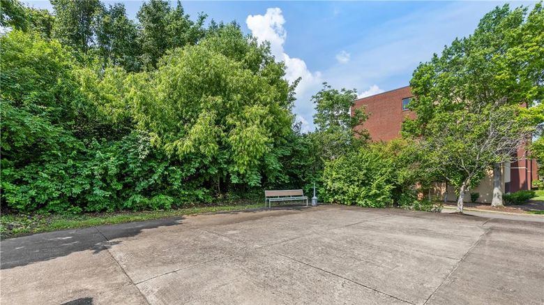 <b>Suburban Studios Brentwood Nashville Pool</b>. Images powered by <a href="https://iceportal.shijigroup.com/" title="IcePortal" target="_blank">IcePortal</a>.
