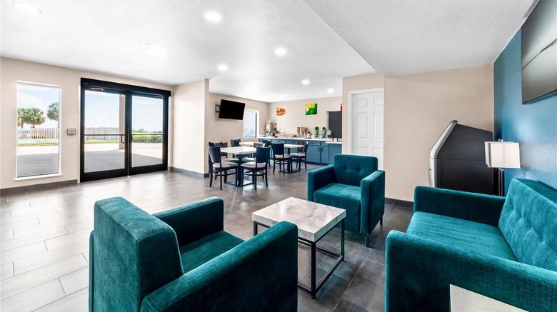 <b>Quality Inn & Suites Port Lavaca Lobby</b>. Images powered by <a href="https://iceportal.shijigroup.com/" title="IcePortal" target="_blank">IcePortal</a>.