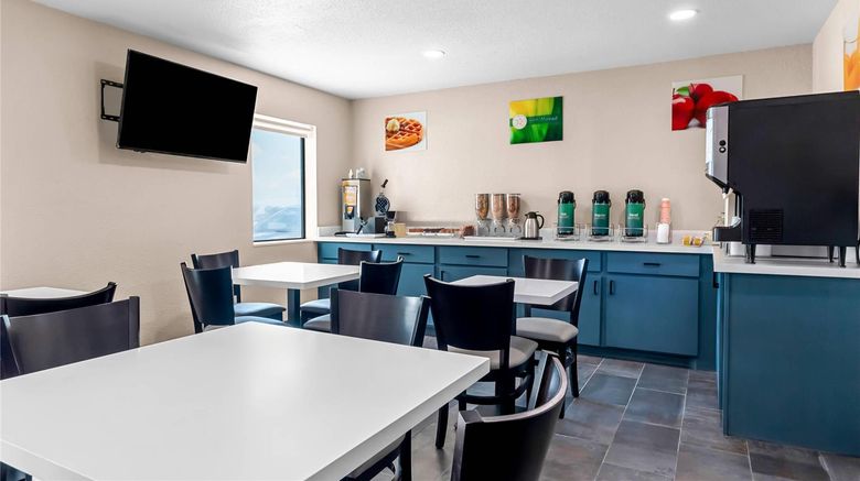 <b>Quality Inn & Suites Port Lavaca Restaurant</b>. Images powered by <a href="https://iceportal.shijigroup.com/" title="IcePortal" target="_blank">IcePortal</a>.