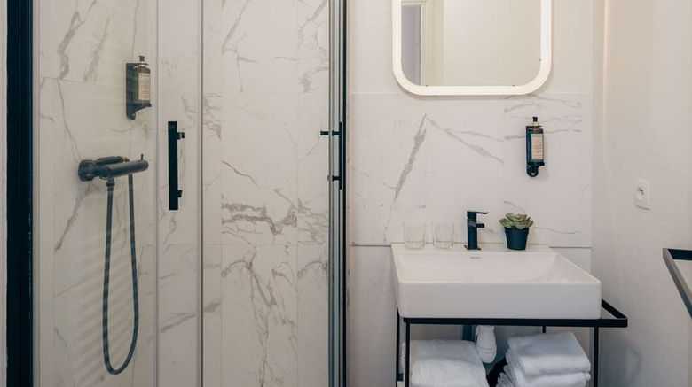 <b>Hotel Lanjuinais Suite</b>. Images powered by <a href="https://iceportal.shijigroup.com/" title="IcePortal" target="_blank">IcePortal</a>.