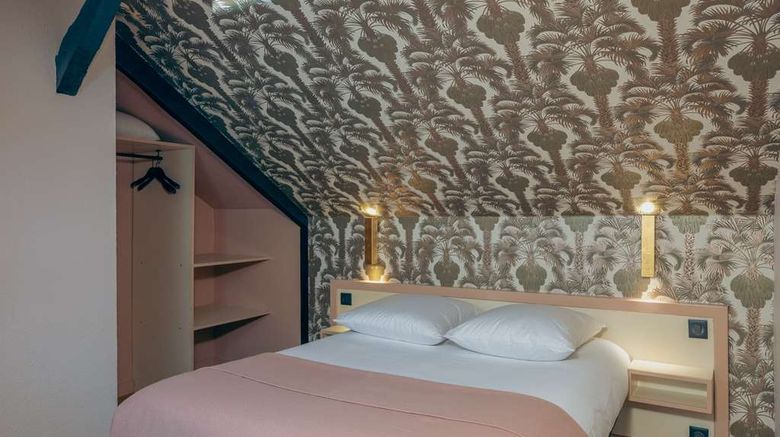 <b>Hotel Lanjuinais Room</b>. Images powered by <a href="https://iceportal.shijigroup.com/" title="IcePortal" target="_blank">IcePortal</a>.
