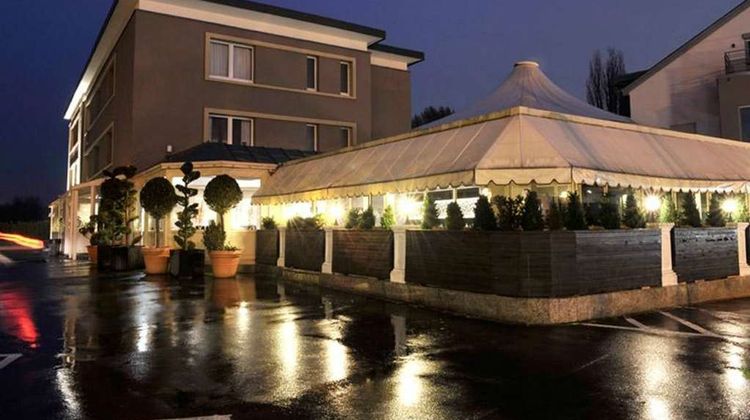 BIVIUS eat & sleep Exterior