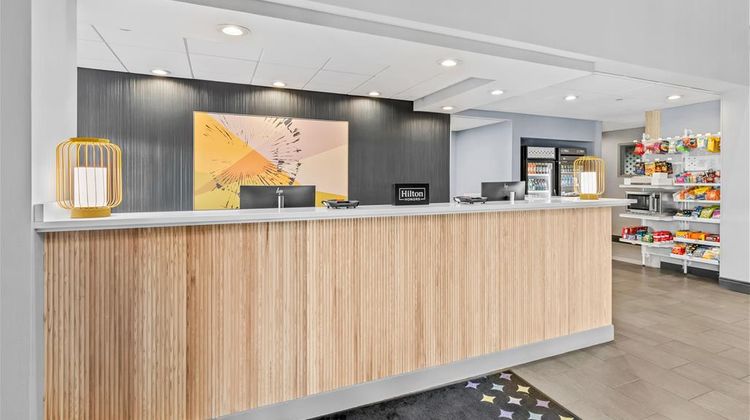 Spark by Hilton Mechanicsburg Lobby