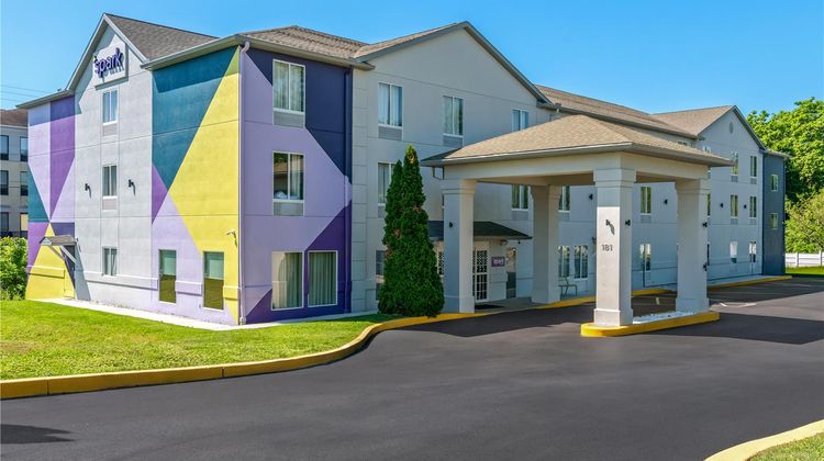 Spark by Hilton Hershey Near the Park Exterior