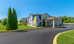Spark by Hilton Hershey Near the Park