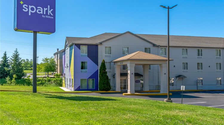 Spark by Hilton Hershey Near the Park Exterior