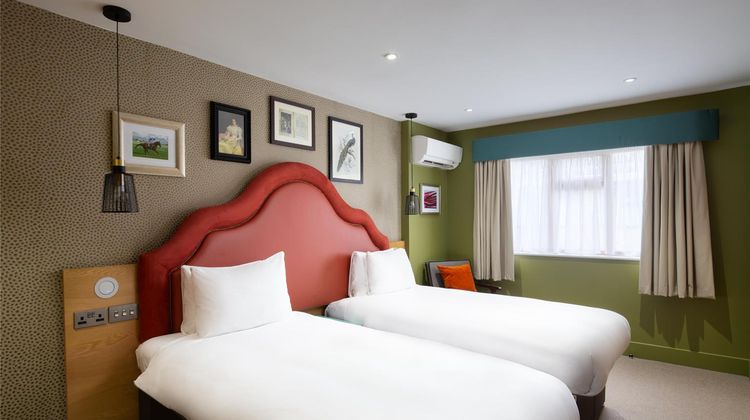 Elmbank Hotel Room