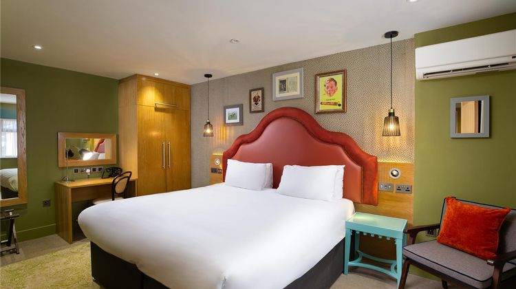 Elmbank Hotel Room