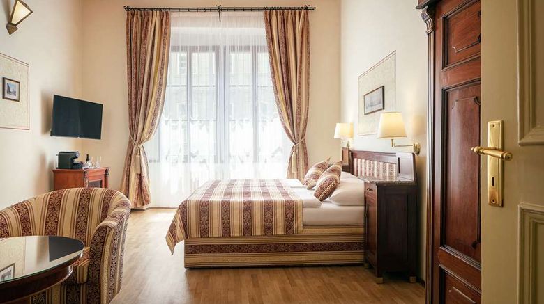 <b>The Charles Hotel Suite</b>. Images powered by <a href="https://iceportal.shijigroup.com/" title="IcePortal" target="_blank">IcePortal</a>.