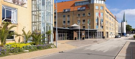Quality Hotel The Reef Exterior