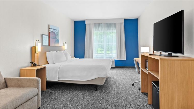 Spark by Hilton Sumter Room