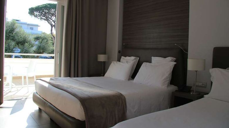 <b>Hotel Marad Room</b>. Images powered by <a href="https://iceportal.shijigroup.com/" title="IcePortal" target="_blank">IcePortal</a>.