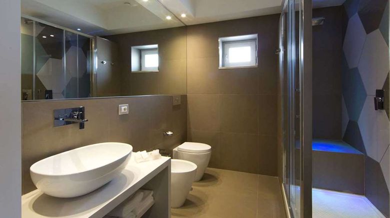 <b>Hotel Marad Room</b>. Images powered by <a href="https://iceportal.shijigroup.com/" title="IcePortal" target="_blank">IcePortal</a>.