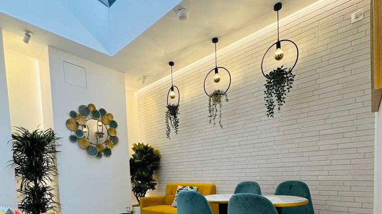 <b>Hotel Oceanic Restaurant</b>. Images powered by <a href="https://iceportal.shijigroup.com/" title="IcePortal" target="_blank">IcePortal</a>.