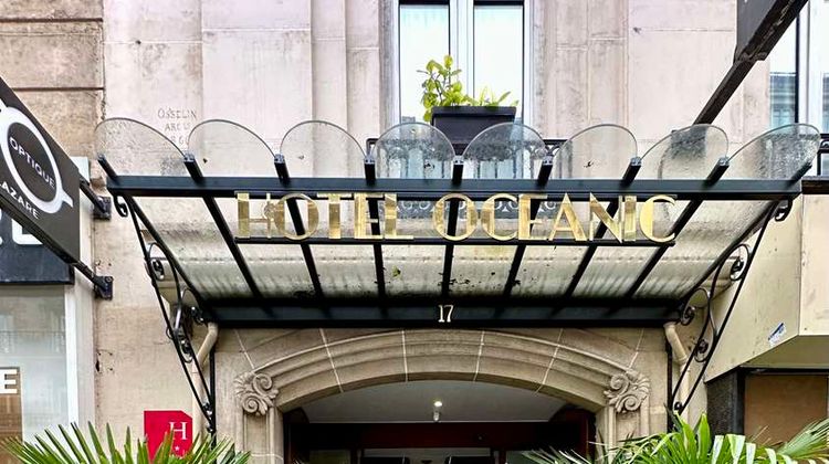 Hotel Oceanic Exterior
