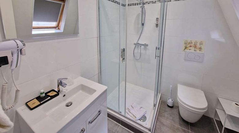 <b>Hotel Oceanic Room</b>. Images powered by <a href="https://iceportal.shijigroup.com/" title="IcePortal" target="_blank">IcePortal</a>.