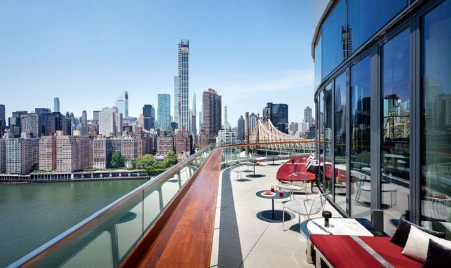 Graduate New York Exterior