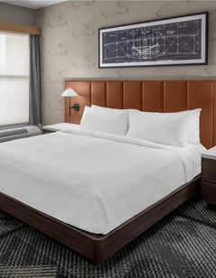 DoubleTree by Hilton Dayton Fairborn