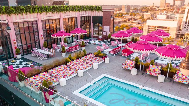 <b>Graduate by Hilton Nashville Pool</b>. Images powered by <a href="https://iceportal.shijigroup.com/" title="IcePortal" target="_blank">IcePortal</a>.