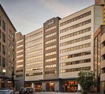 Graduate by Hilton Iowa City Exterior