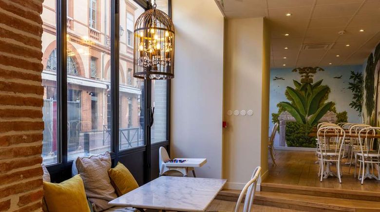 <b>Hotel de France Restaurant</b>. Images powered by <a href="https://iceportal.shijigroup.com/" title="IcePortal" target="_blank">IcePortal</a>.