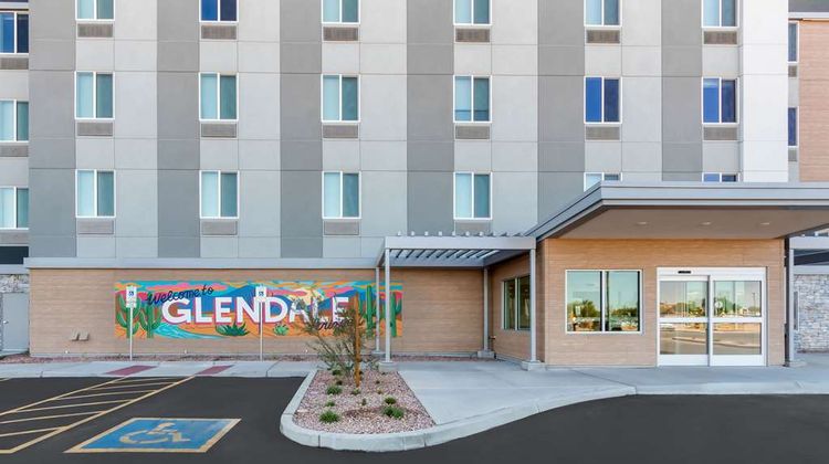 Everhome Suites Glendale Exterior