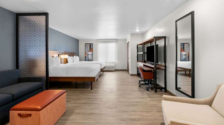 Everhome Suites Glendale Room