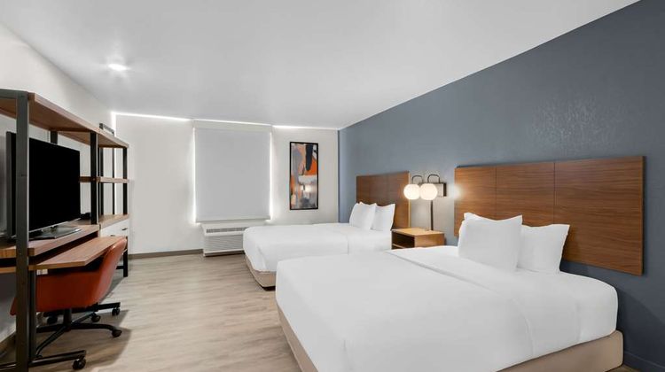 Everhome Suites Glendale Suite