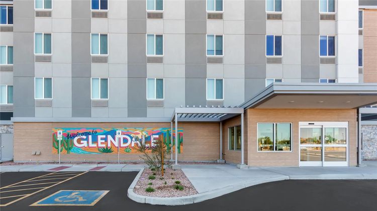 Everhome Suites Glendale Exterior