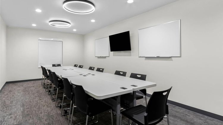 Everhome Suites Glendale Meeting