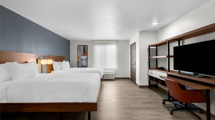Everhome Suites Glendale Room