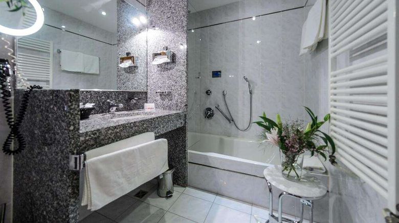 <b>Akzent Hotel Goldner Hirsch Room</b>. Images powered by <a href="https://iceportal.shijigroup.com/" title="IcePortal" target="_blank">IcePortal</a>.