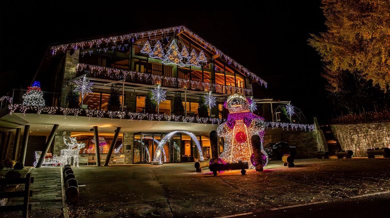 <b>Grand Hotel Courmayeur Montblanc Exterior</b>. Images powered by <a href="https://iceportal.shijigroup.com/" title="IcePortal" target="_blank">IcePortal</a>.
