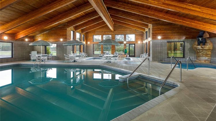 Shell Lake Lodge, a Travelodge Pool