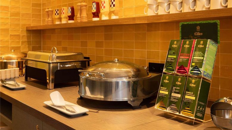 <b>Aparthotel Adagio Access Brussels Restaurant</b>. Images powered by <a href="https://iceportal.shijigroup.com/" title="IcePortal" target="_blank">IcePortal</a>.