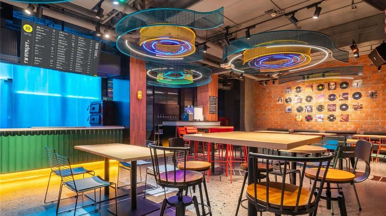 <b>Jo&Joe Hangzhou West Lake Restaurant</b>. Images powered by <a href="https://iceportal.shijigroup.com/" title="IcePortal" target="_blank">IcePortal</a>.