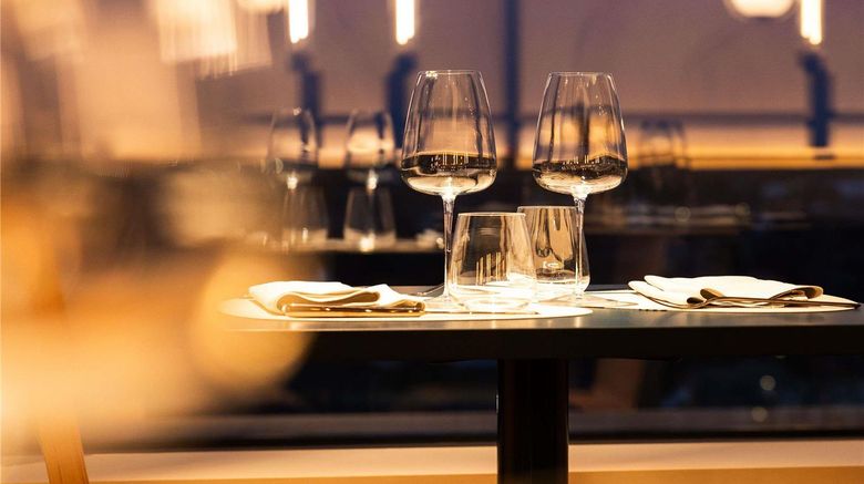 <b>Movenpick Brussels Airport Restaurant</b>. Images powered by <a href="https://iceportal.shijigroup.com/" title="IcePortal" target="_blank">IcePortal</a>.