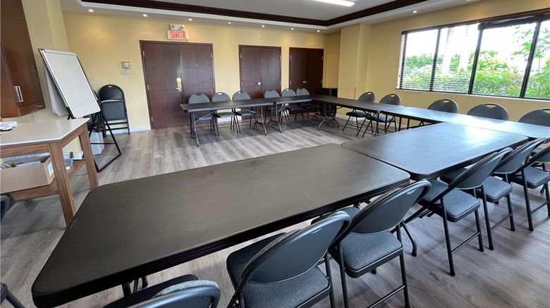 <b>Quality Inn St Jean-Sur-Richelieu Meeting</b>. Images powered by <a href="https://iceportal.shijigroup.com/" title="IcePortal" target="_blank">IcePortal</a>.