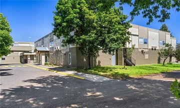 Yellowstone Park Inn and Suites