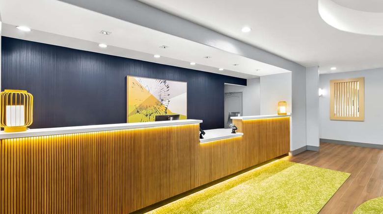 <b>Spark by Hilton Missouri City Lobby</b>. Images powered by <a href="https://iceportal.shijigroup.com/" title="IcePortal" target="_blank">IcePortal</a>.