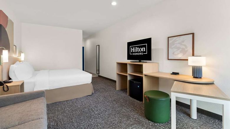 <b>Spark by Hilton Missouri City Room</b>. Images powered by <a href="https://iceportal.shijigroup.com/" title="IcePortal" target="_blank">IcePortal</a>.
