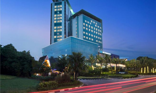 Wyndham Panbil Batam Exterior
