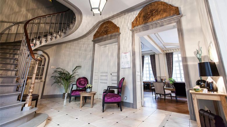 <b>Hotel Marotte Lobby</b>. Images powered by <a href="https://iceportal.shijigroup.com/" title="IcePortal" target="_blank">IcePortal</a>.