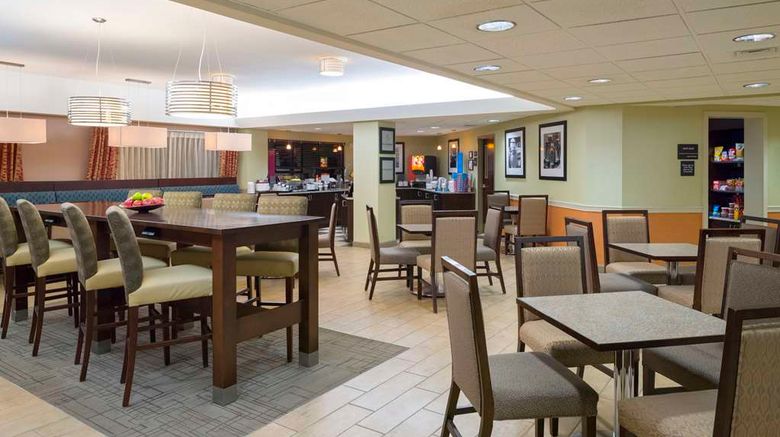 <b>Hampton Inn Carlisle Restaurant</b>. Images powered by <a href="https://iceportal.shijigroup.com/" title="IcePortal" target="_blank">IcePortal</a>.