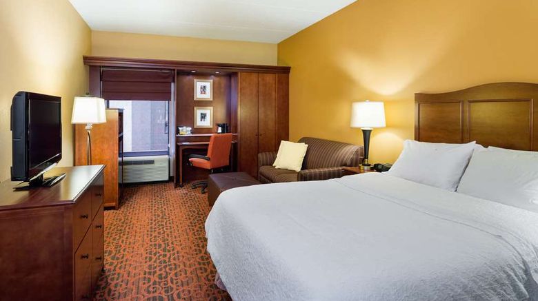 <b>Hampton Inn Carlisle Room</b>. Images powered by <a href="https://iceportal.shijigroup.com/" title="IcePortal" target="_blank">IcePortal</a>.