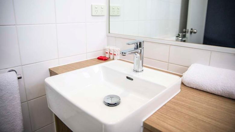 <b>Horse & Jockey Hotel/Motel Room</b>. Images powered by <a href="https://iceportal.shijigroup.com/" title="IcePortal" target="_blank">IcePortal</a>.