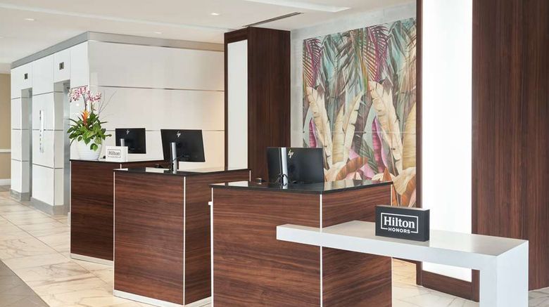 DoubleTree by Hilton Miami North I-95 Lobby. Images powered by <a href="https://iceportal.shijigroup.com" target="_blank" rel="noopener">Ice Portal</a>.