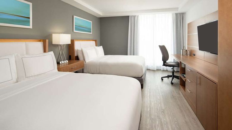 <b>DoubleTree by Hilton Miami North I-95 Room</b>. Images powered by <a href="https://iceportal.shijigroup.com/" title="IcePortal" target="_blank">IcePortal</a>.